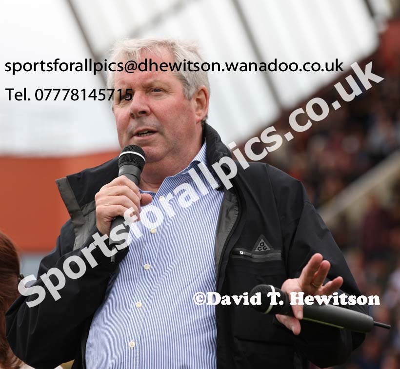Chief guest Brendan Foster make a speech to the athletes and the crowd, English Schools Track and Field. Photo: David T. Hewitson/Sports for All Pics